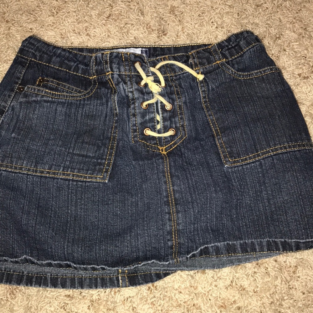 Skort (skirt with shorts underneath)